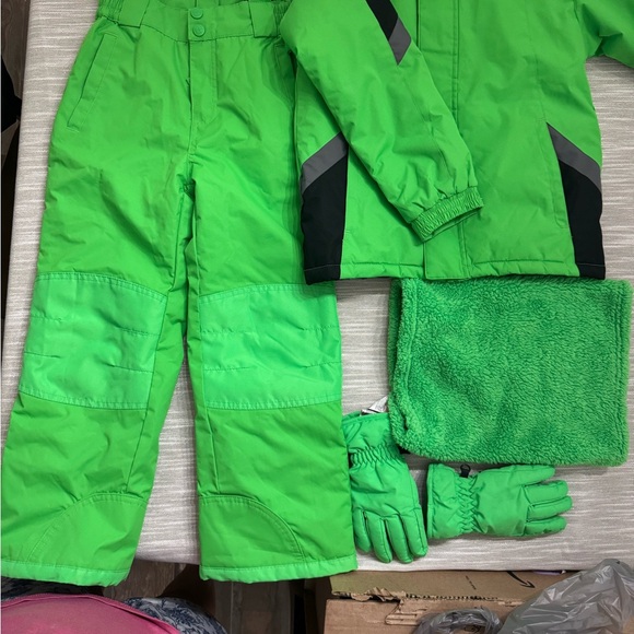 Green Winter Snow Suit Set - Picture 2 of 5
